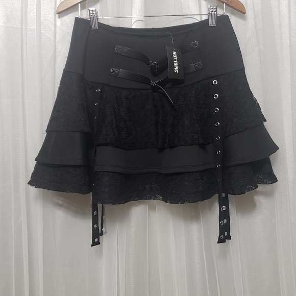 NWT Hot Topic Sz L Black Lace Layered Buckle Mini Skirt - Picture 3 of 12